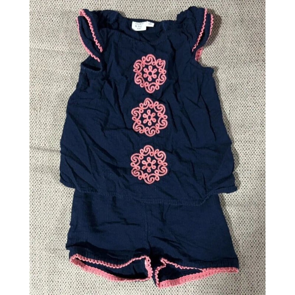 Crown & Ivy Girls Navy Pink Embroidered 2 Piece Shorts Set Size 5
